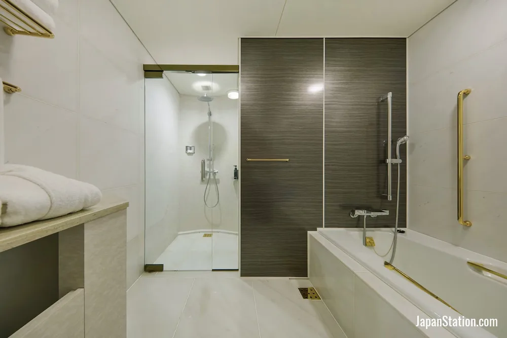 Bathroom in a guest room at ANA Crowne Plaza Kanazawa.