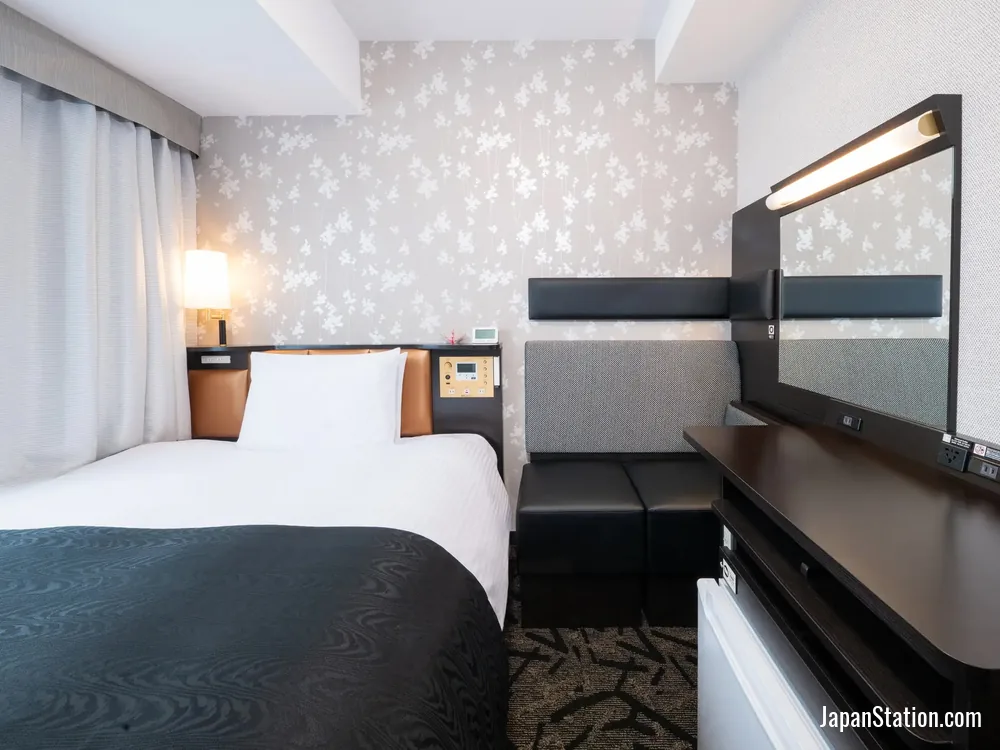 Guest room at APA Hotel Keisei Ueno Ekimae Minami.