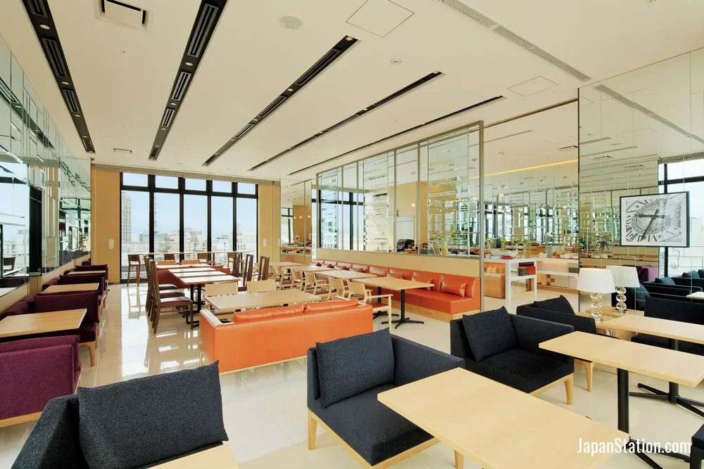Dining area at CANDEO HOTELS Kobe Tor Road.