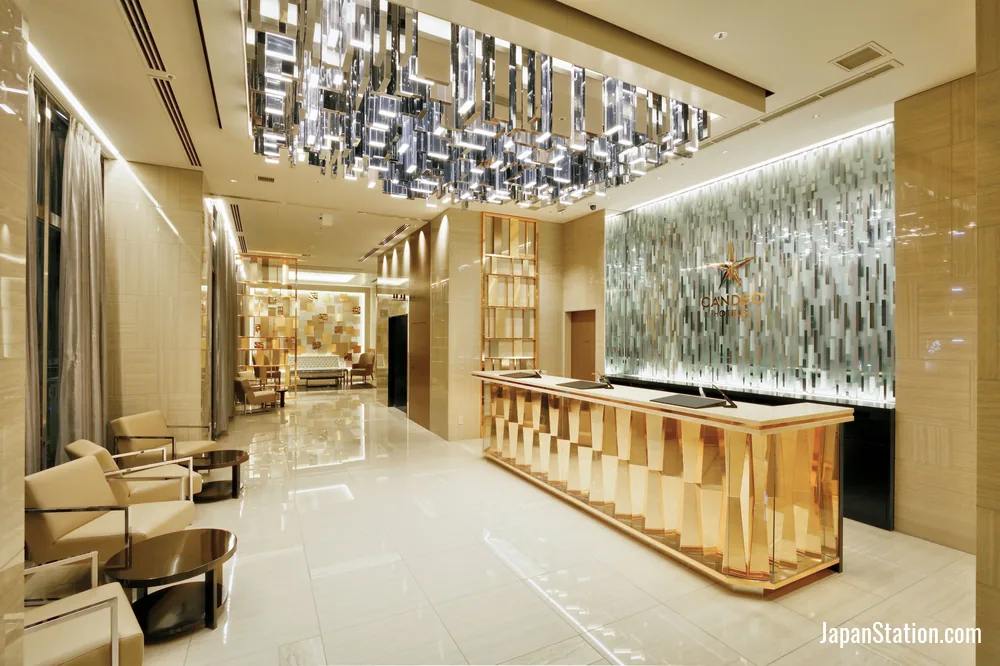 Reception area at CANDEO HOTELS Tokyo Roppongi.