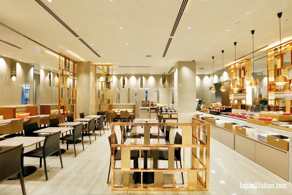 Dining area at CANDEO HOTELS Tokyo Roppongi.