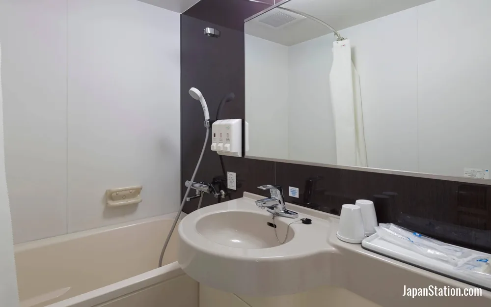 Bathroom in a guest room at Comfort Hotel Hakata.