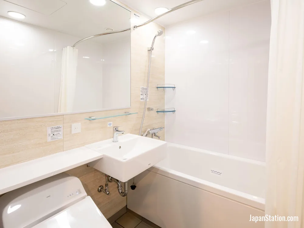Bathroom in a guest room at Comfort Hotel Nagoya Kanayama.