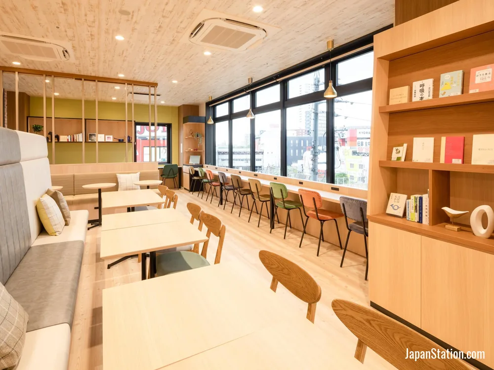 Lobby at Comfort Hotel Nagoya Kanayama.