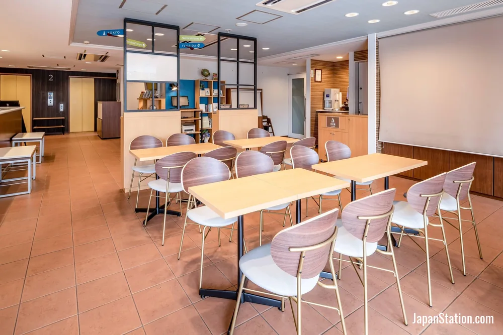 Dining area at Comfort Hotel Narita.