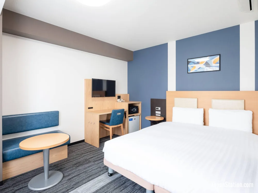 Guest room at Comfort Hotel Narita.