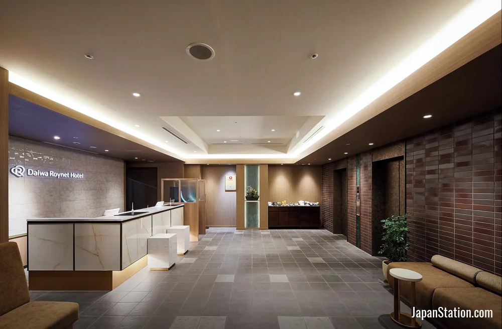 Lobby at Daiwa Roynet Hotel Shin-Yokohama.