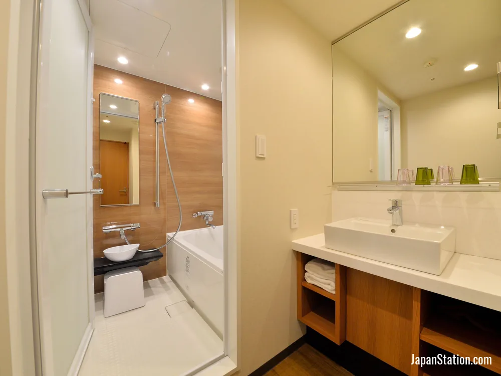 Bathroom in a guest room at Hakodate Kokusai Hotel.