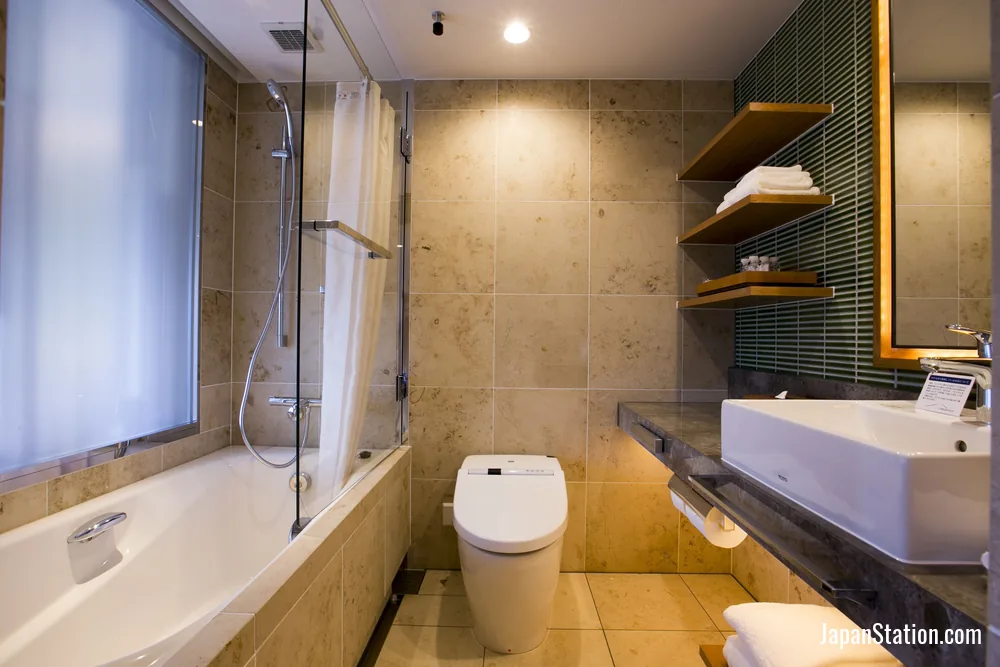 Bathroom in a guest room at Highland Resort Hotel & Spa.