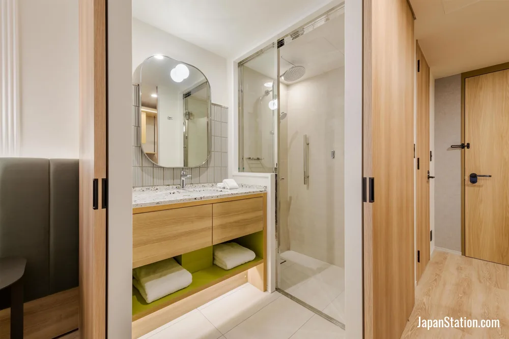 Bathroom in a guest room at Hilton Garden Inn Kyoto Shijo Karasuma.