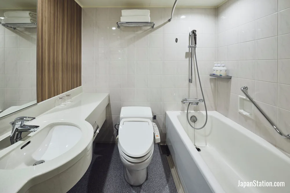 Bathroom in a guest room at Holiday Inn Kyoto Gojo.