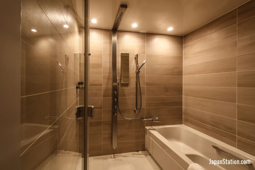 Bathroom in a guest room at Hotel Allamanda Aoyama.