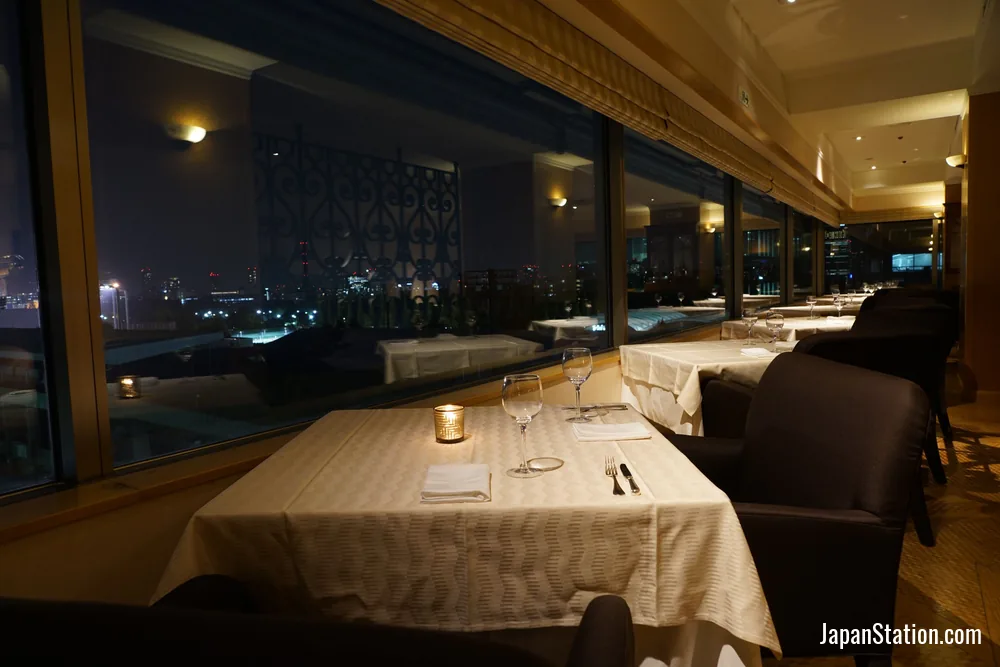 Dining area at Hotel Allamanda Aoyama.