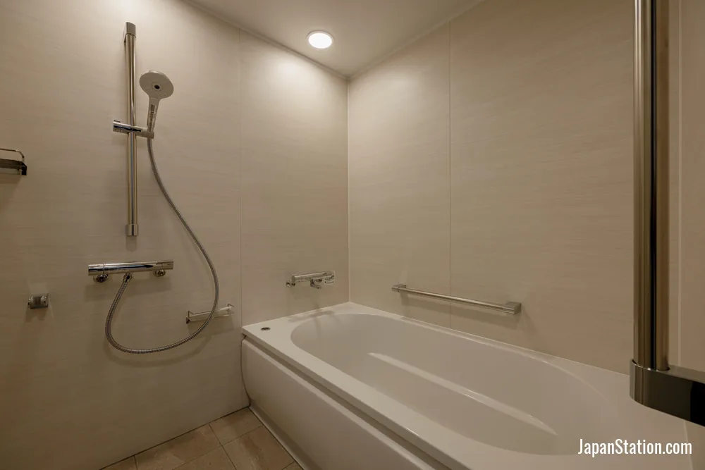 Bathroom in a guest room at Hotel Granvia Hiroshima South Gate.