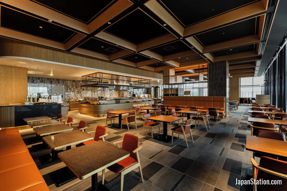 Dining area at Hotel Granvia Hiroshima South Gate.