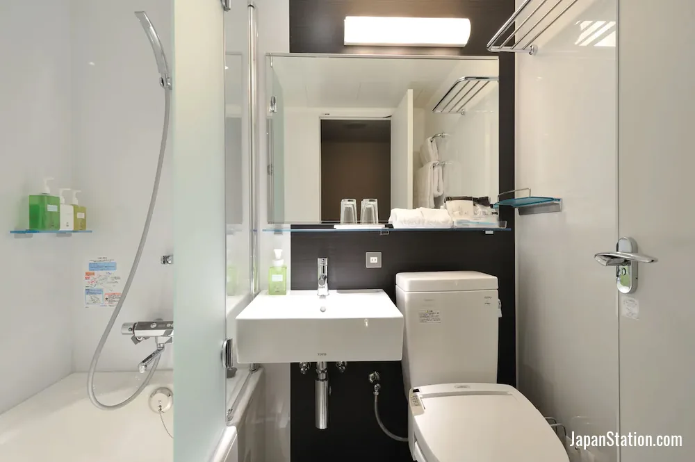 Bathroom in a guest room at Hotel Granvia Hiroshima.