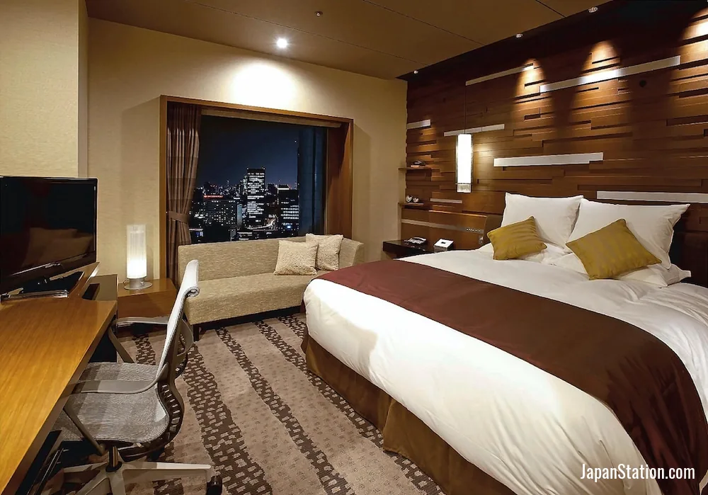 Guest room at Hotel Granvia Osaka.