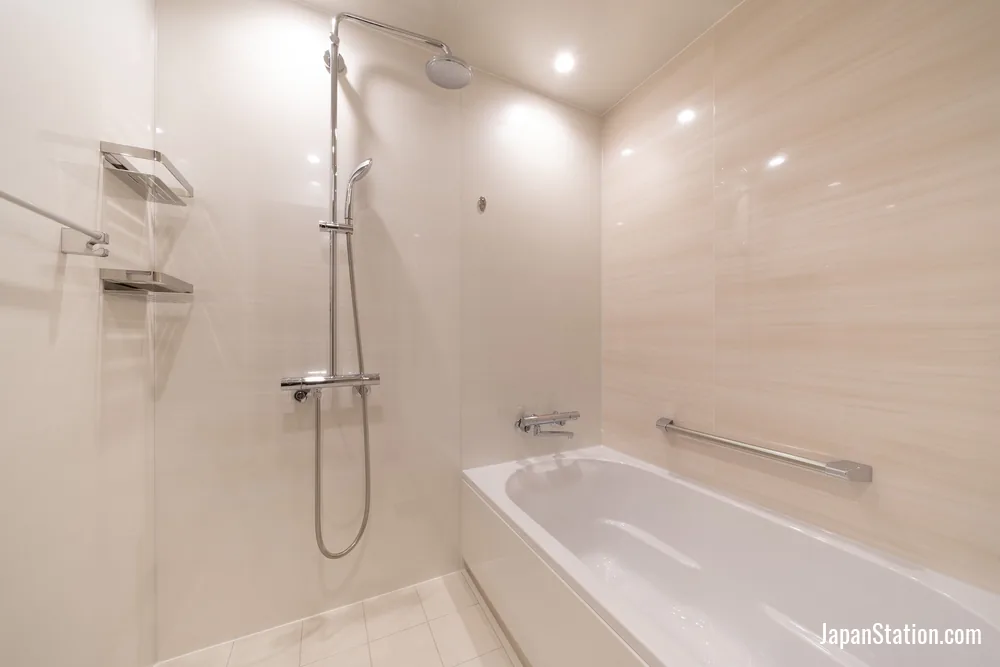 Bathroom in a guest room at Hotel JAL City Nagoya Nishiki.