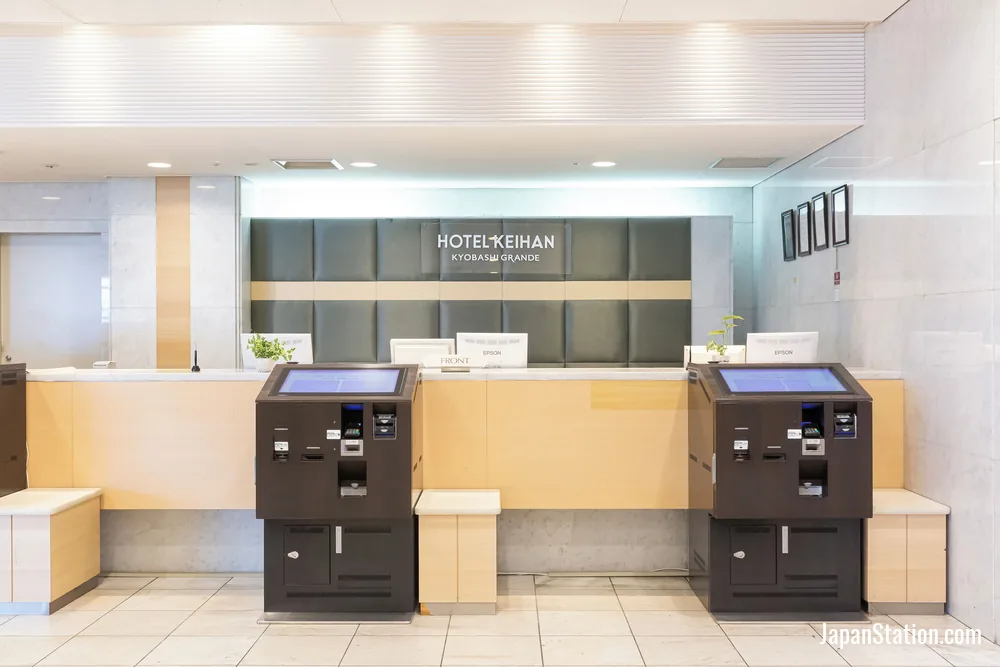 Reception area at Hotel Keihan Kyobashi Grande.