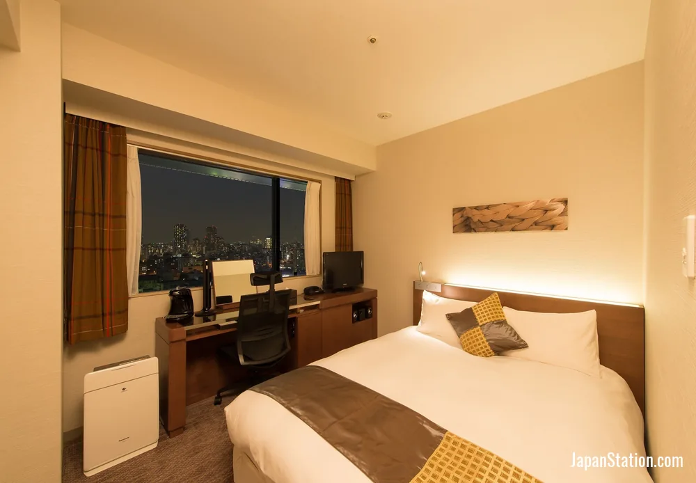 Guest room at Hotel Keihan Kyobashi Grande.