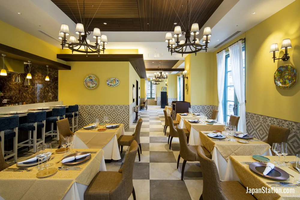 Dining area at Hotel Monterey Kobe.