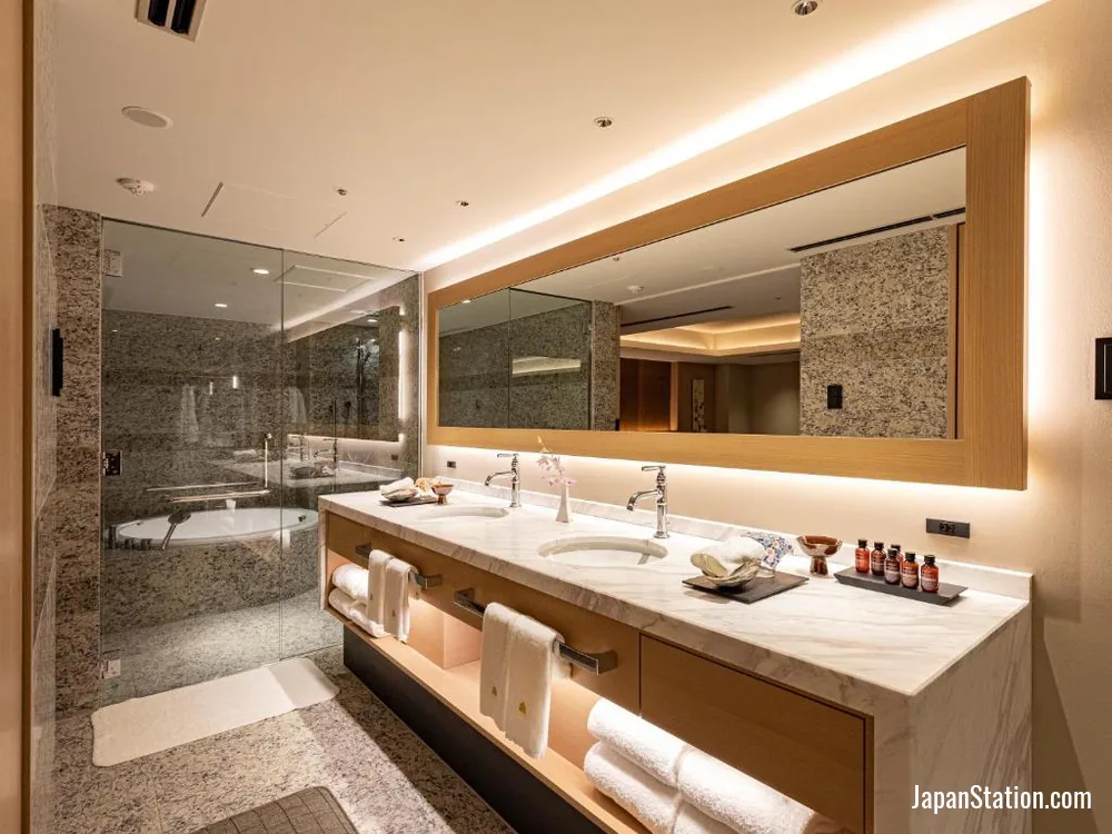 Bathroom in a guest room at Hotel Nikko Fukuoka.