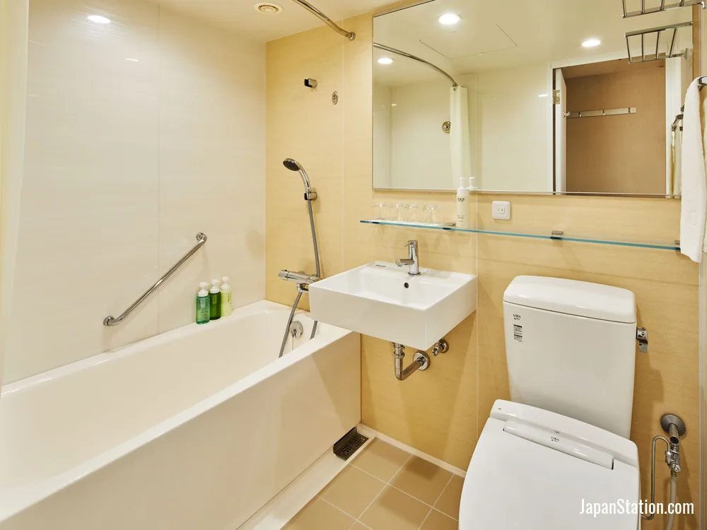 Bathroom in a guest room at Hotel Nikko Narita.