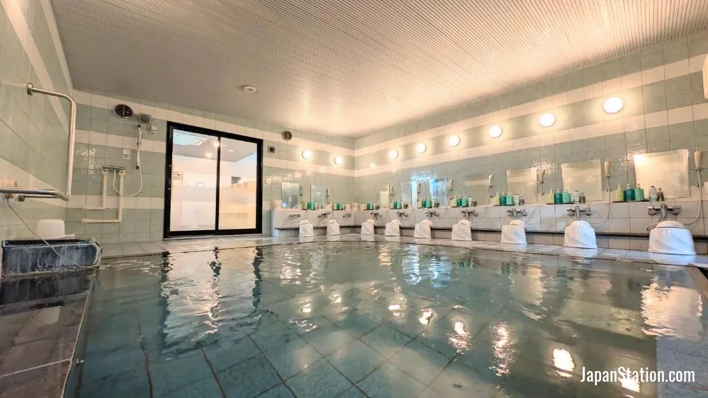 Public bath at Hotel Route-Inn Aomori Ekimae.
