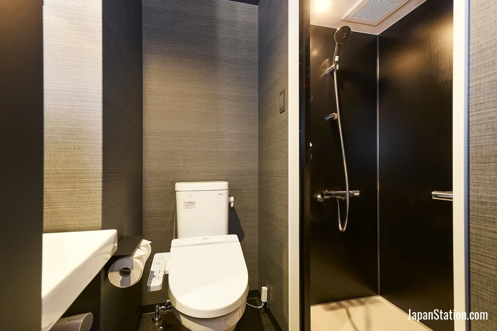 Bathroom in a guest room at HOTEL TAVINOS Kyoto.