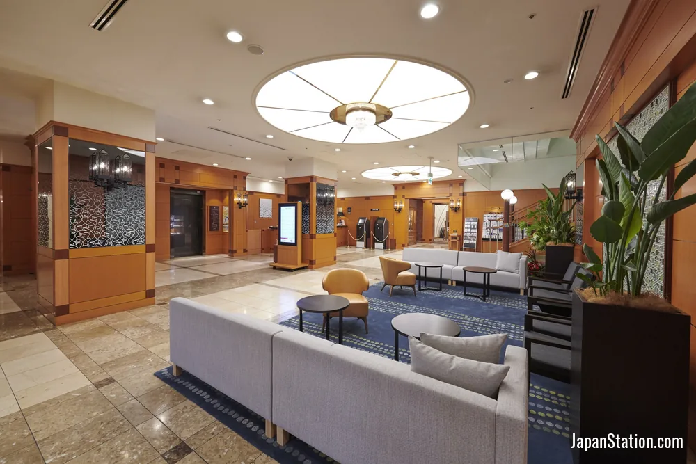 Lobby at Hotel Vischio Amagasaki.