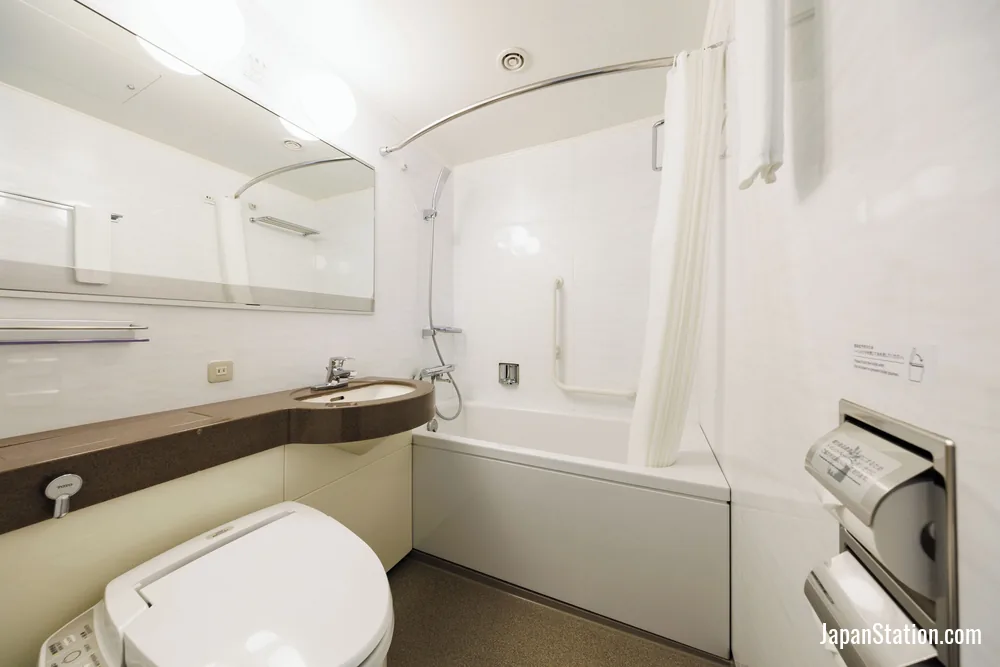 Bathroom in a guest room at JR-East Hotel Mets Koenji.