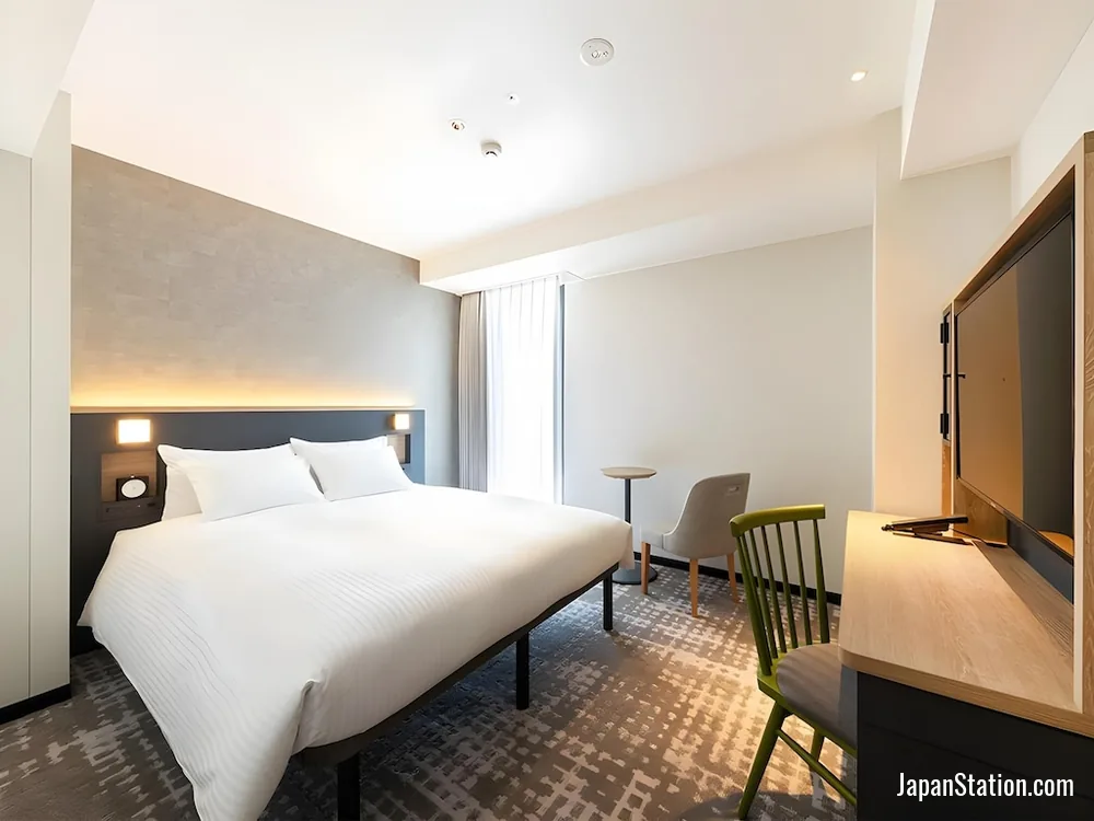 Guest room at JR-East Hotel Mets Yokohama.