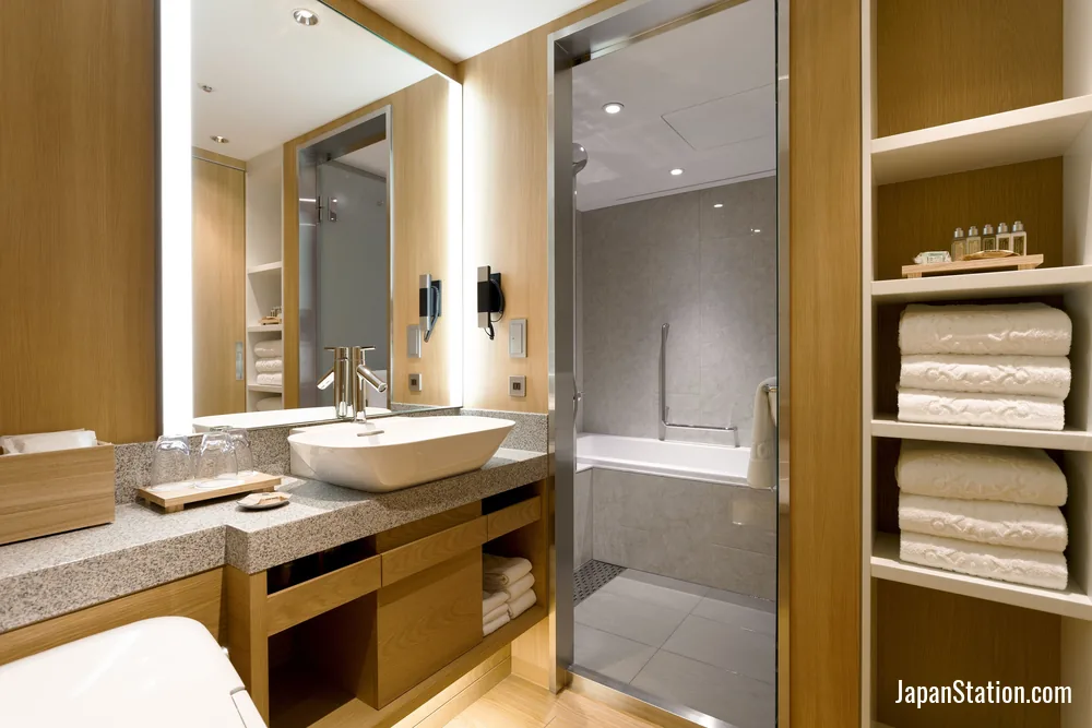 Bathroom in a guest room at Keio Plaza Hotel Tokyo.