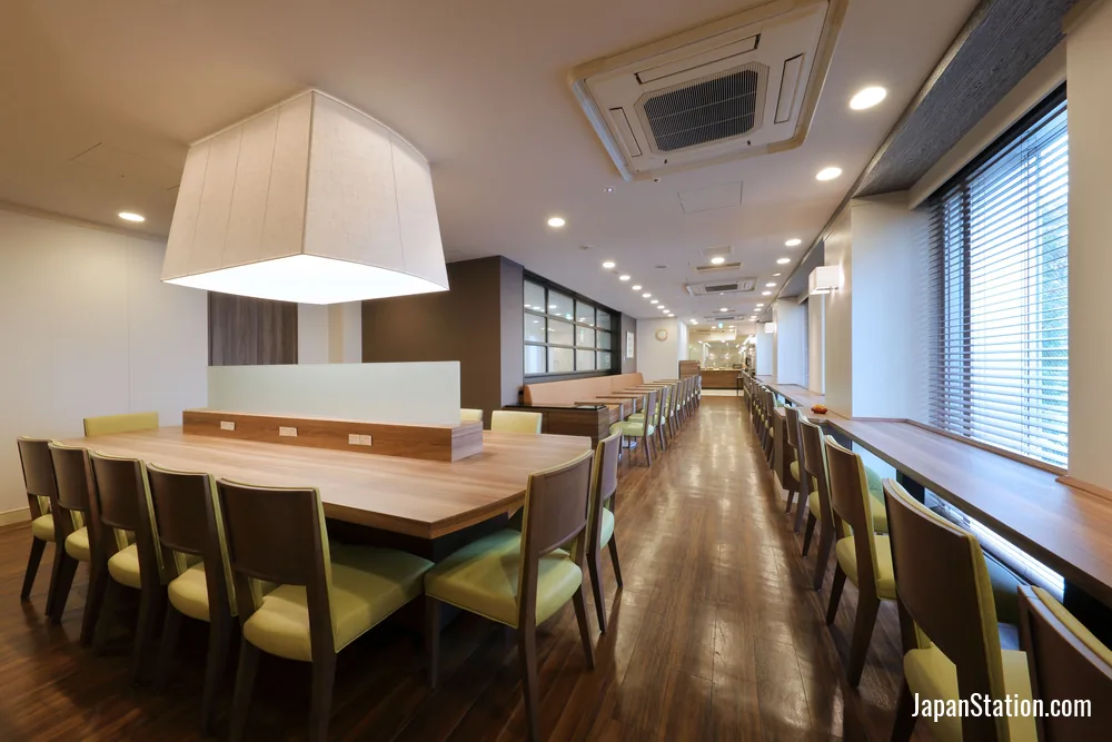 Dining area at Keio Presso Inn Ikebukuro.