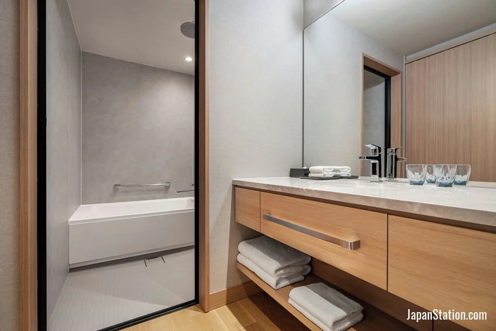 Bathroom in a guest room at Kobe Marriott Hotel.