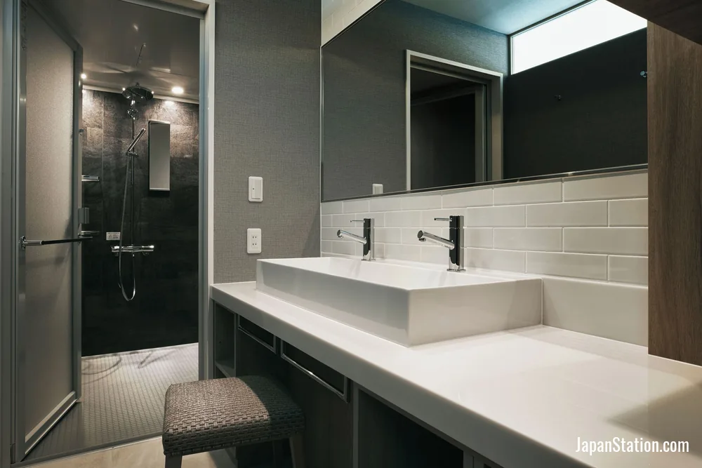 Bathroom in a guest room at Lotte City Hotel Kinshicho.