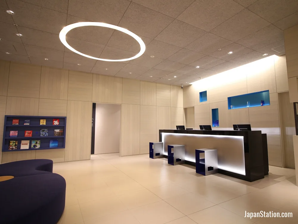 Reception area at Meitetsu Inn Nagoyaeki Shinkansenguchi.