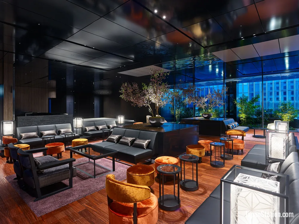 Cafe and lounge area at Mitsui Garden Hotel Nihonbashi Premier.