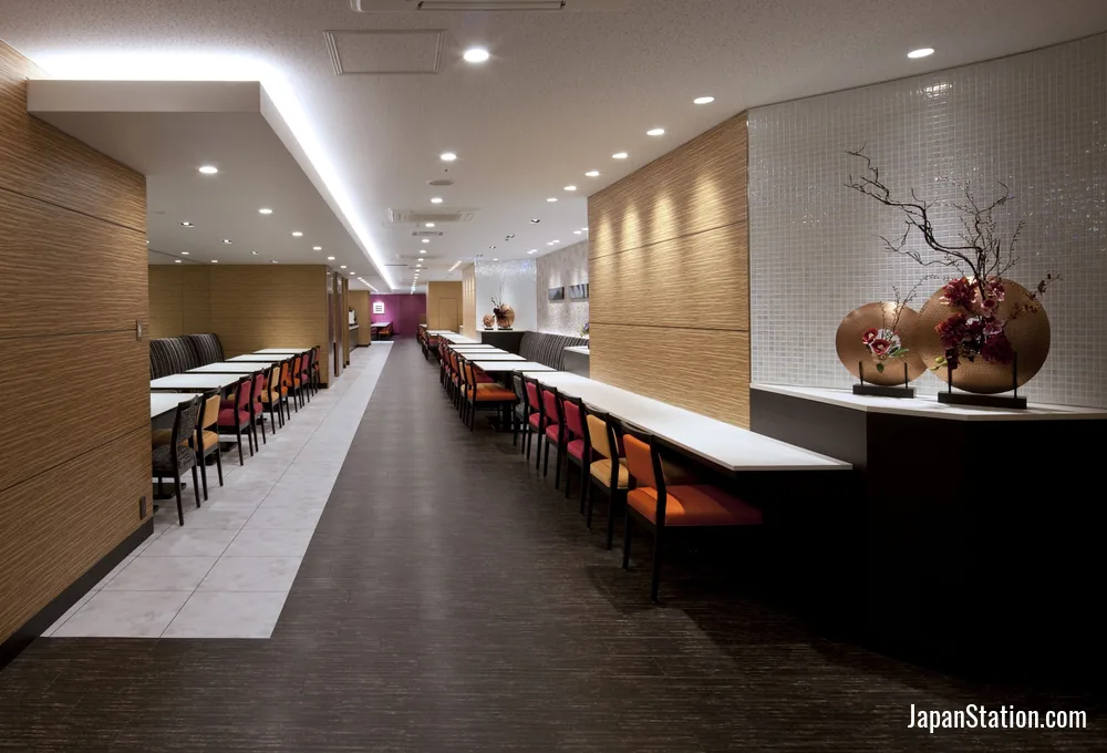 Dining area at Miyako City Kintetsu Kyoto Station.