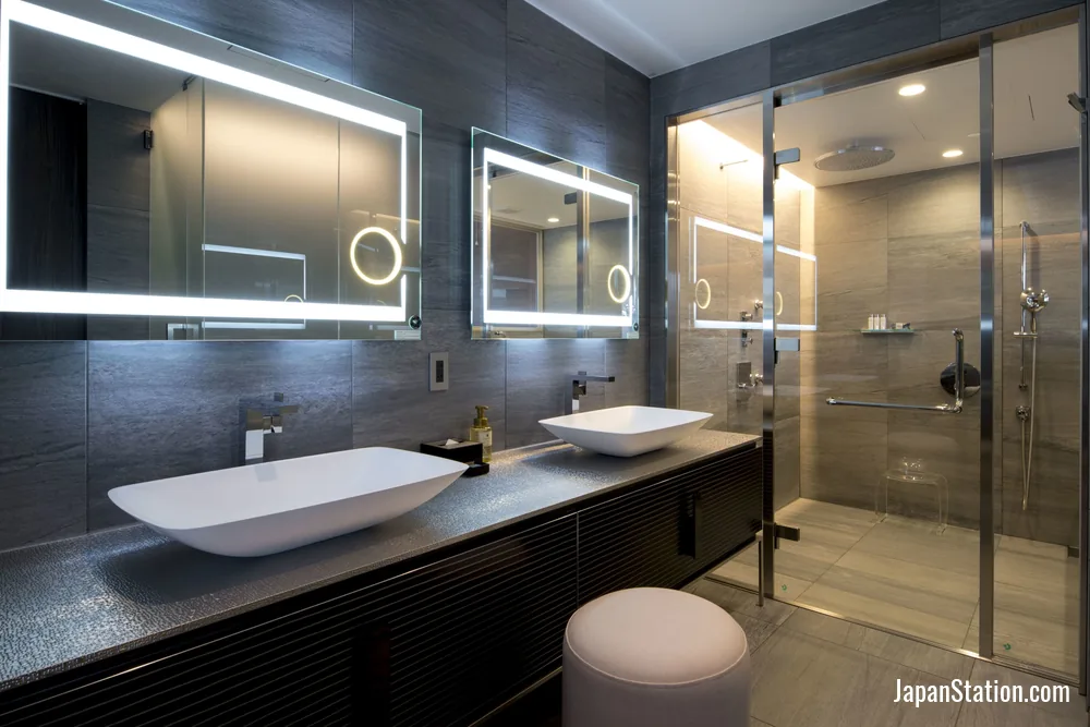 Bathroom in a guest room at Piazza Hotel Nara.