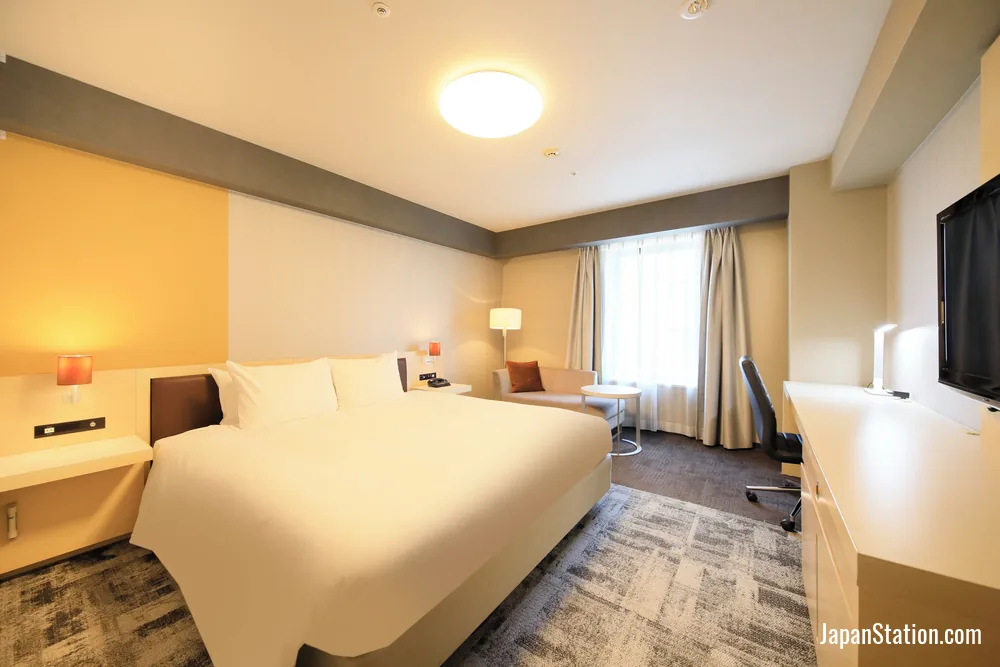 Guest room at Richmond Hotel Narita.