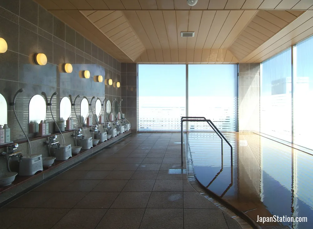 Bathroom in a guest room at Route-Inn Grantia Hakodate Ekimae.