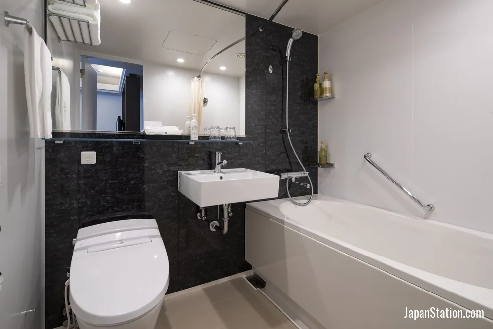 Bathroom in a guest room at Shin Yokohama Grace Hotel.