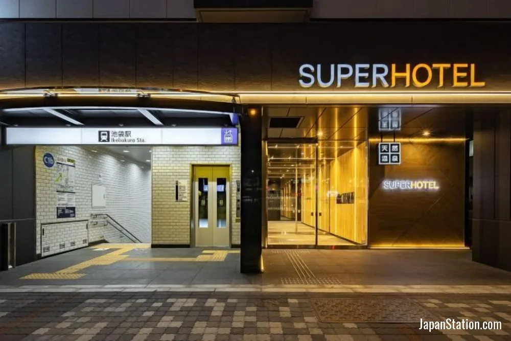 Entrance at Super Hotel Ikebukuro West Natural Hot Spring.