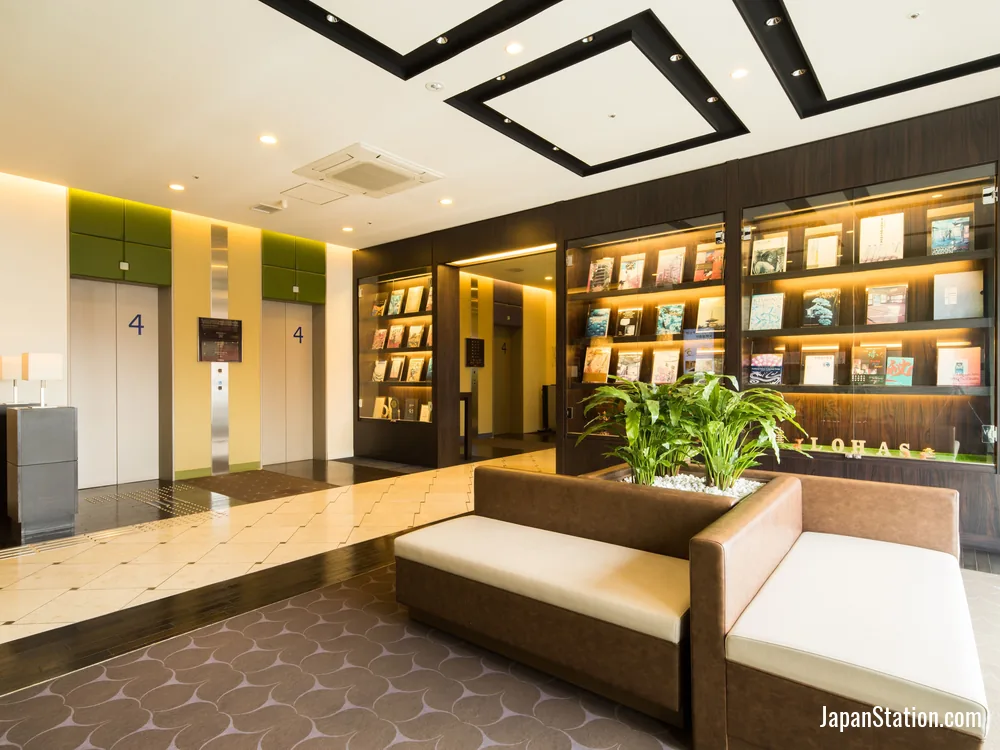 Lobby at SUPER HOTEL Premier JR Nara Station.