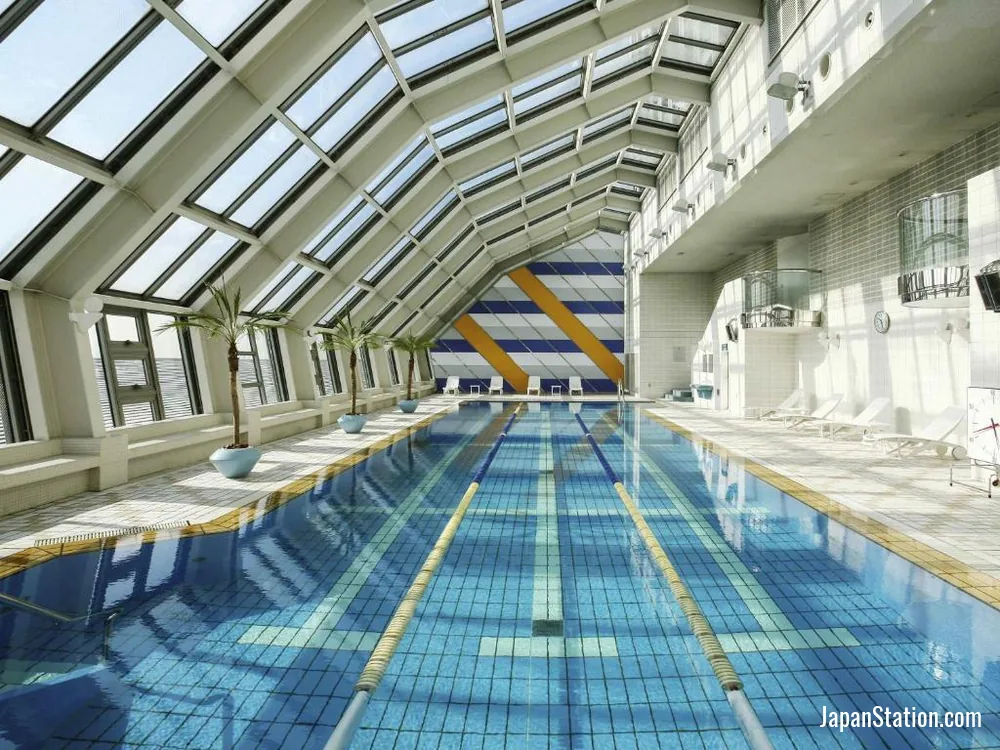 Indoor swimming pool at Swissotel Nankai Osaka.