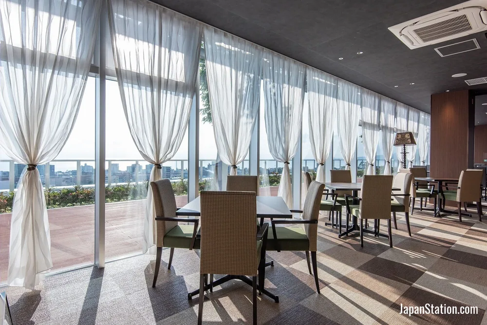 Dining area at Tenseien Odawara Station Annex.