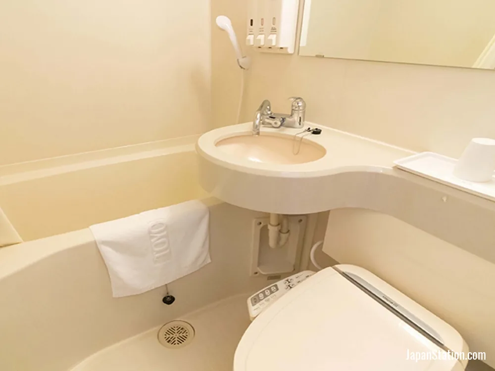 Bathroom in a guest room at Toyoko Inn Atami Ekimae.