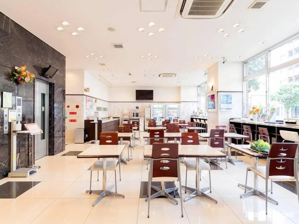 Dining area at Toyoko Inn Kagoshima-chuo-eki Nishi-guchi.
