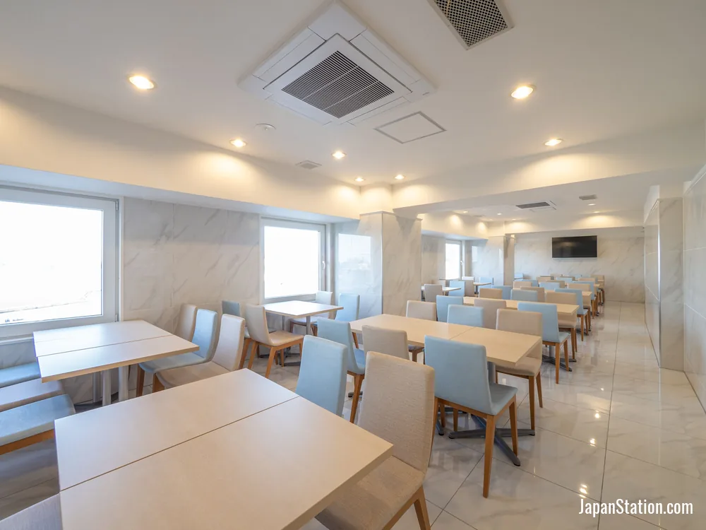 Dining area at Toyoko Inn Kokura-eki Kita-guchi.
